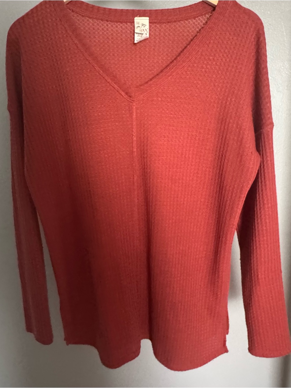 7th Ray Women's V-Neck Waffle Knit Sweater - Rust